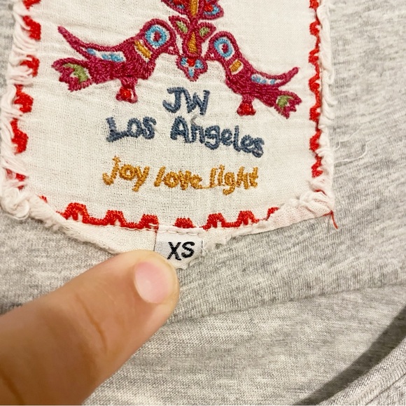 Johnny Was Embroidered Short Sleeve T-Shirt Size XS Gray Scoop Neck Floral Tee - Picture 3 of 11